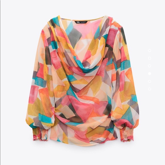 Float Neckline Printed Top - Picture 4 of 4